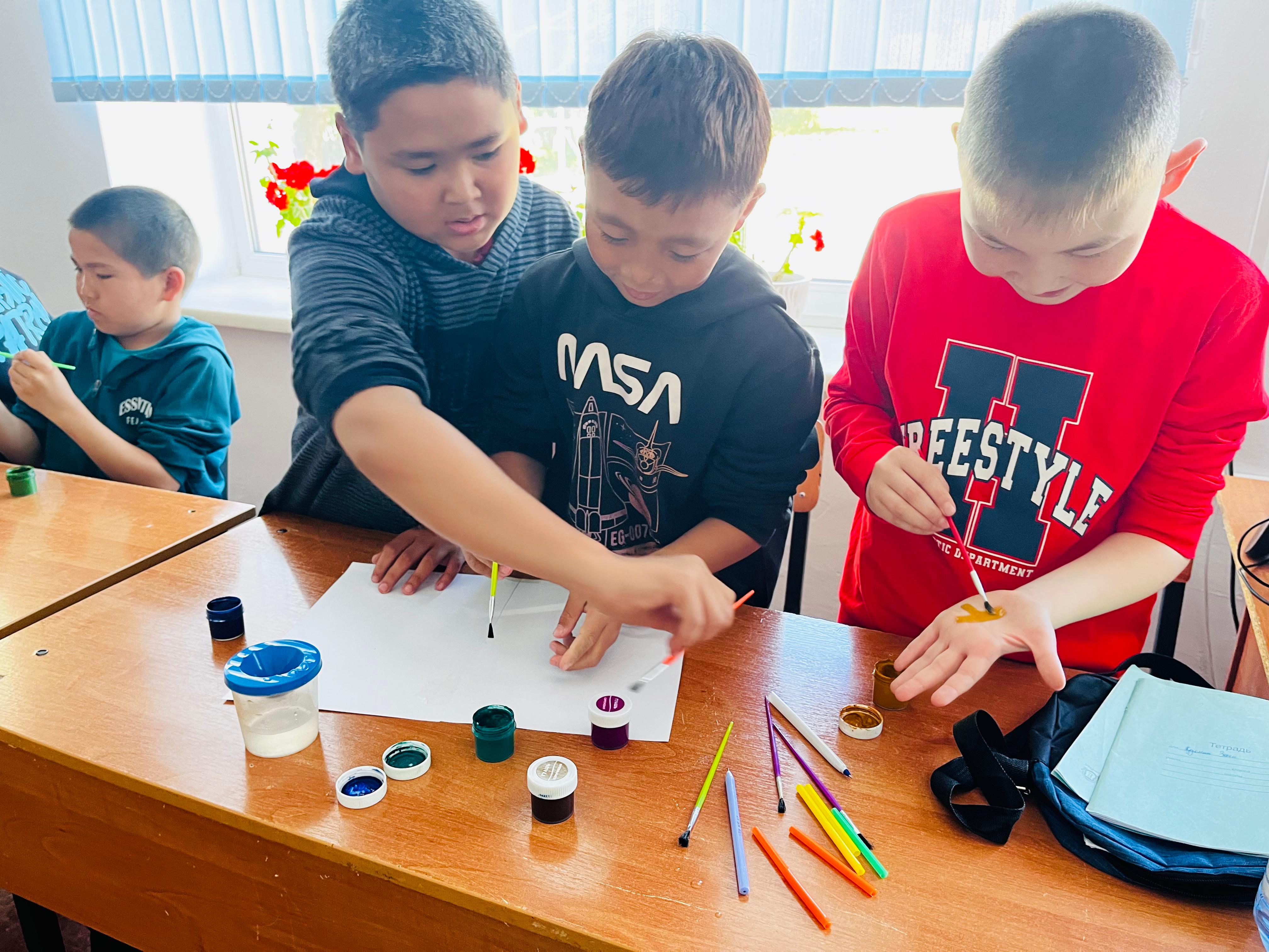 «Бақытым - менің қолымда» тақырыбында  ойын-жаттығулар