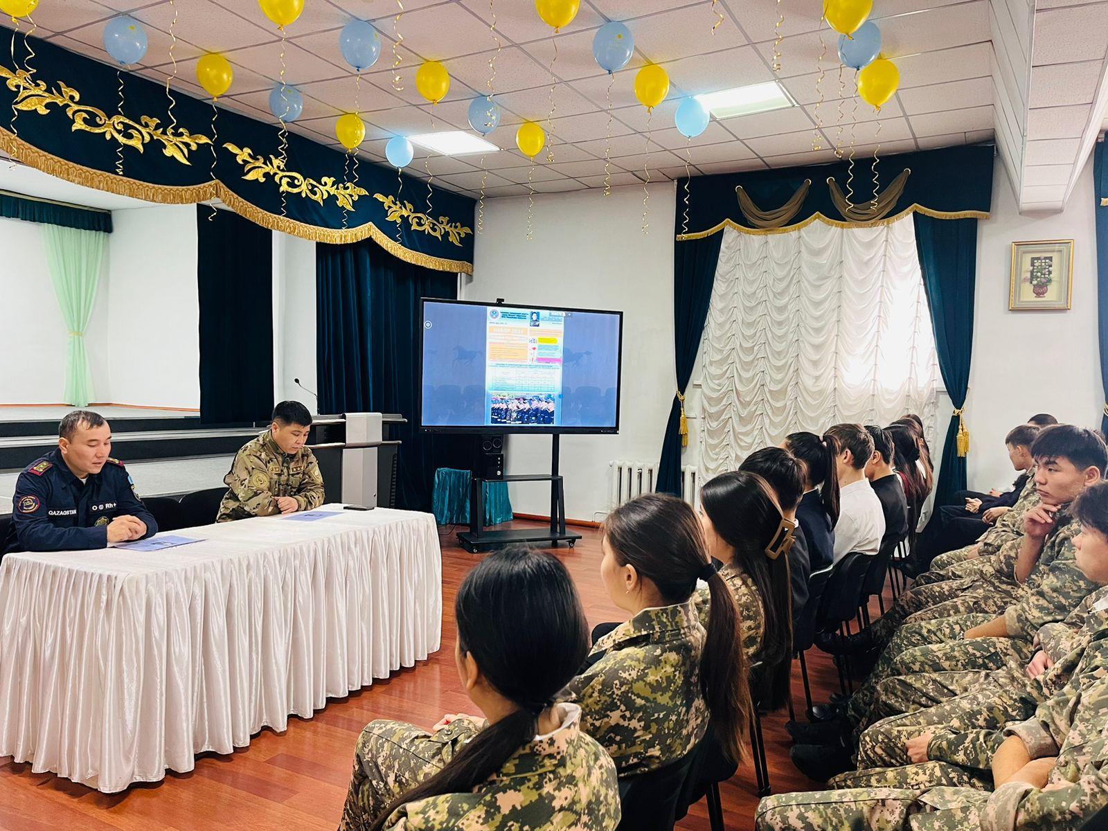 Бүгін, яғни,  15 қараша күні кәсіптік бағдар беру мақсатымен  Қалбатау ауылының №14 Өрт сөндіру бөлімінің  қарауыл бастығы,  Азаматтық қорғау капитаны М.М.Еркимбеков