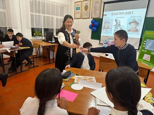 Кеңесова Жібек Ғанийқызы  7 «Д» сыныбында «1836-1838 жылдарындағы Бөкей Ордасындағы   қазақтардың көтерілісі» тақырыбында ашық сабақ өткізді.