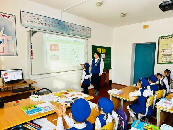 Кайрбекова Нургуль Кайыртаевна 1 "Б" сыныбында әліппеден "Я қосарлы дыбысы және әрпі" тақырыбында ашық сабақ өткізді.