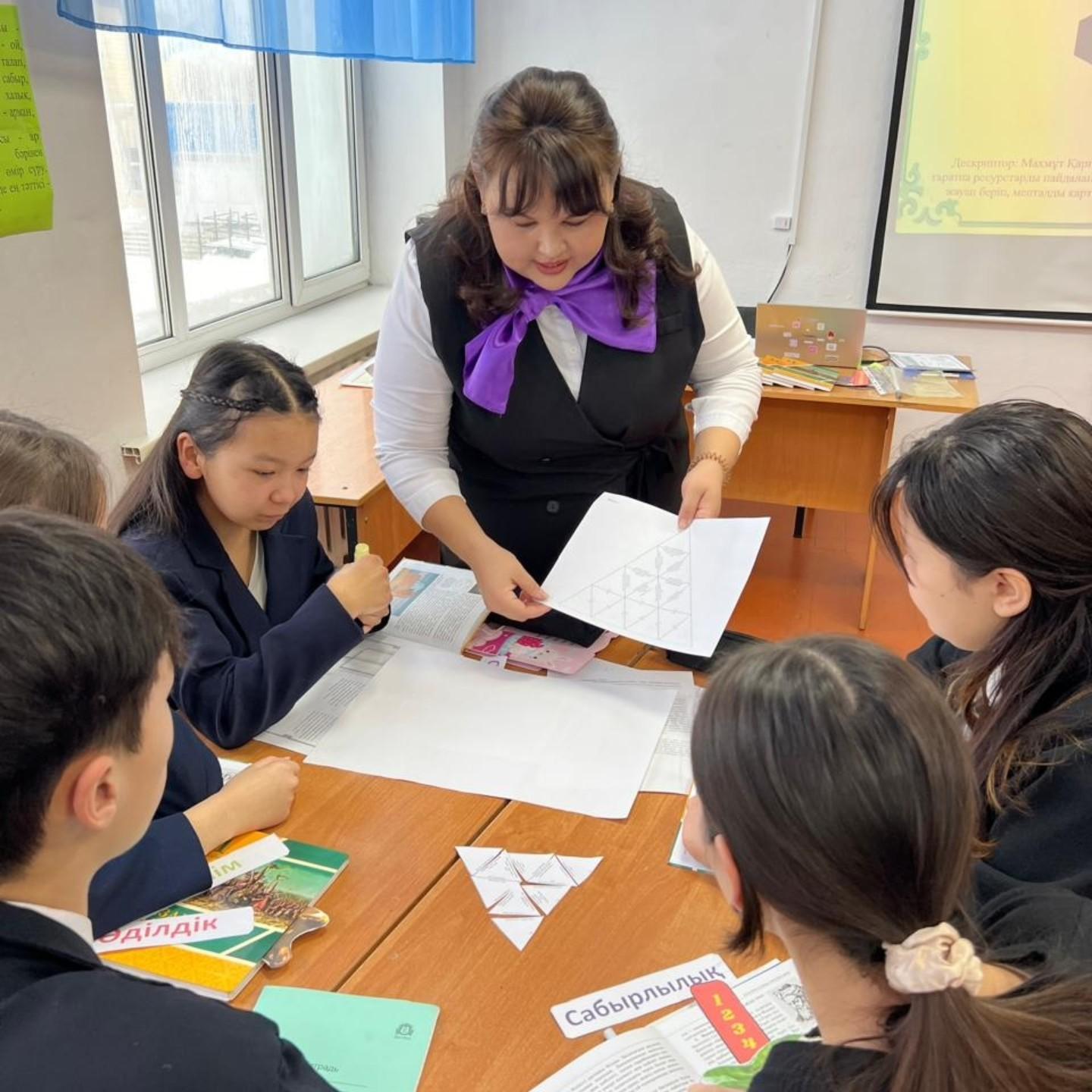 2025 жылдың қаңтардың 20 күні тарих пәнінің мұғалімі Нурмухаметова Айдана Дәулетбекқызы 11"Б" сыныбында Қазақстан тарихы пәнінен ашық сабақ өткізді.