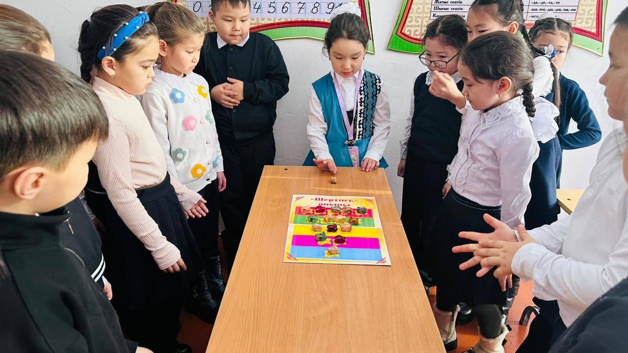 Бүгін оқушылардың сыйластығын,  ұйымшылдығын арттыру мақсатында "Көңілді үзіліс" ұйымдастырылды.