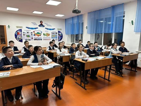 Бүгін мектебімізде "Зорлық-зомбылыққа қарсы күрес" атты танымдық видеоролик көрсетіліп, оның алдын алу жұмыстары талқыға салынды.