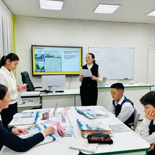 2025 жылдың 19 ақпан күні «Welcome to the World of English» апталық аясында ағылшын тілі пәні мұғалімі Мамырбекова Диана Өмірзаққызы 7 «Б» сыныбында «Looking at natural disasters in Kazakhstan and around the world: Natural phenomena» тақырыбында ашық