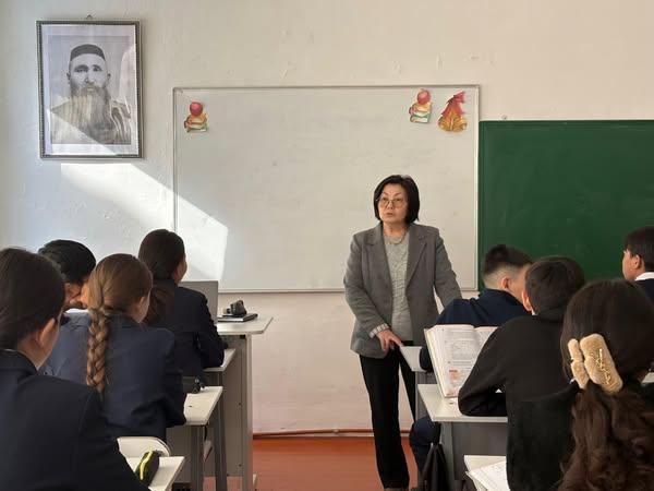 Бүгін мектебімізде “Рымбек Байсейітов атындағы Семей қаржы-экономикалық колледжі” КҚМК мамандары Вощакина Елена Александровна - директордың оқу ісі жөніндегі орынбасары,