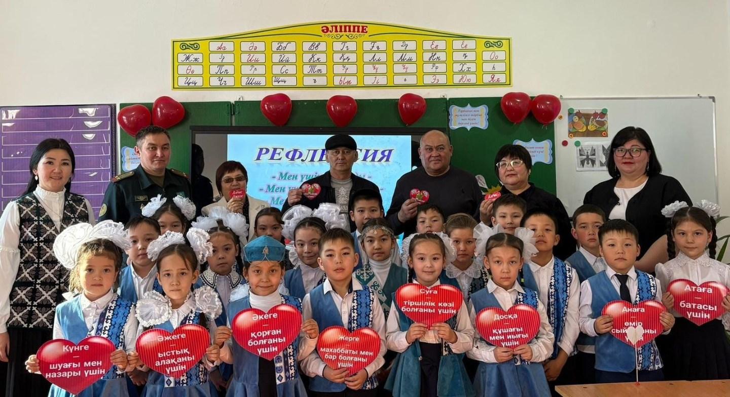 Бүгін мектебімізде "Алғыс айту" күніне арналған ерекше сынып сағаттары өтті.