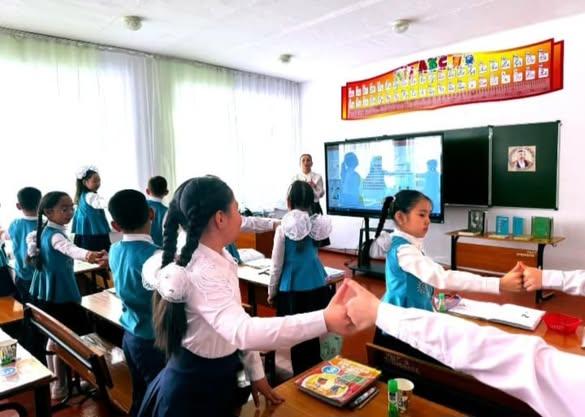 3 «А» сыныбында орыс тілі пәнінен "Не с глаголами. Великий Абай" тақырыбында ашық сабақ.