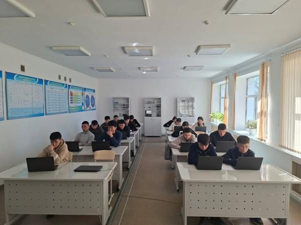 10-сынып оқушылары көктемгі демалыста  ent.sabaq.online платформасында сынақтан өтті.