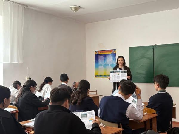 кәсіптік бағдар беру мақсатында ақпараттық алаң өткізді.