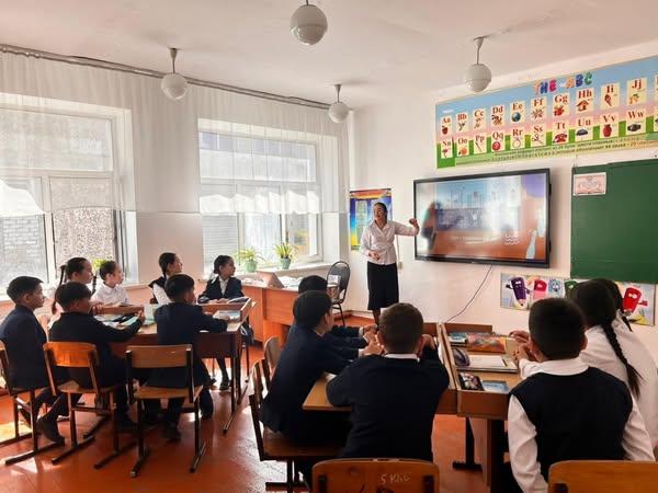 «An article about your favourite sport» тақырыбында ашық сабақ өткізді.