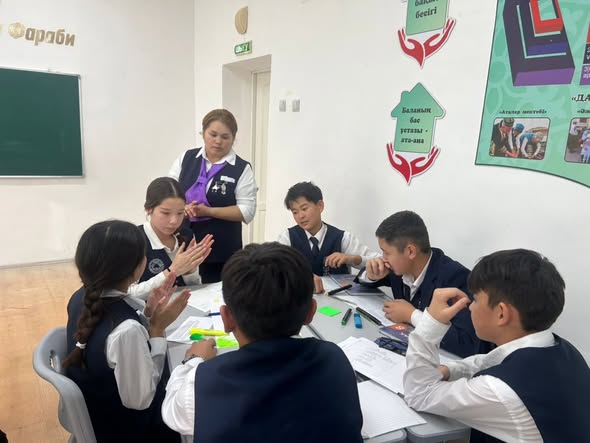 «Жаңа мамандық түрлері» тақырыбында ашық сабақ өткізді.