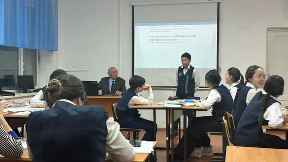 «Адамның табиғи кешендерге әсер етуі» тақырыбында ашық сабақ өткізді.