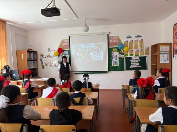 "Білімім- Отаныма" тақырыбында республикалық сынып сағаттары